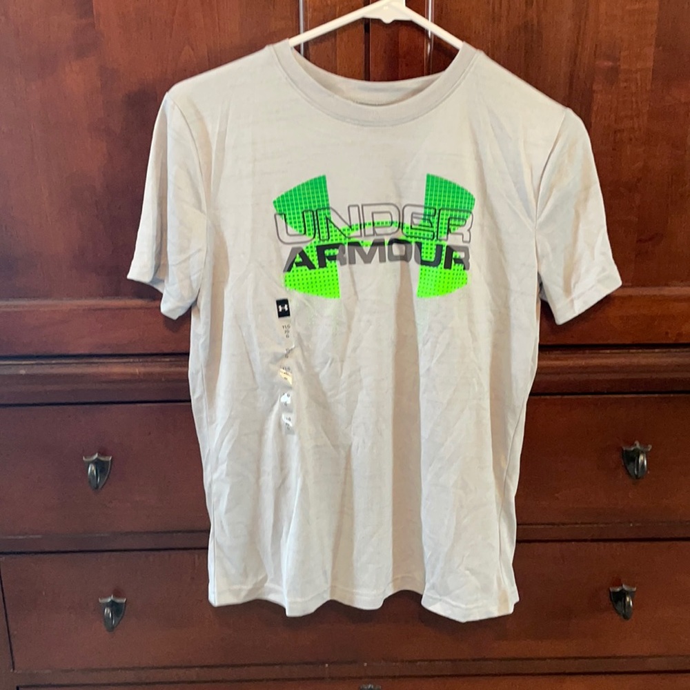 YL UA T-shirt